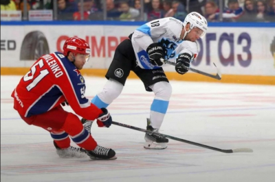 ЦСКА потерпел поражение от минского "Динамо", не сумев забросить ни одной шайбы